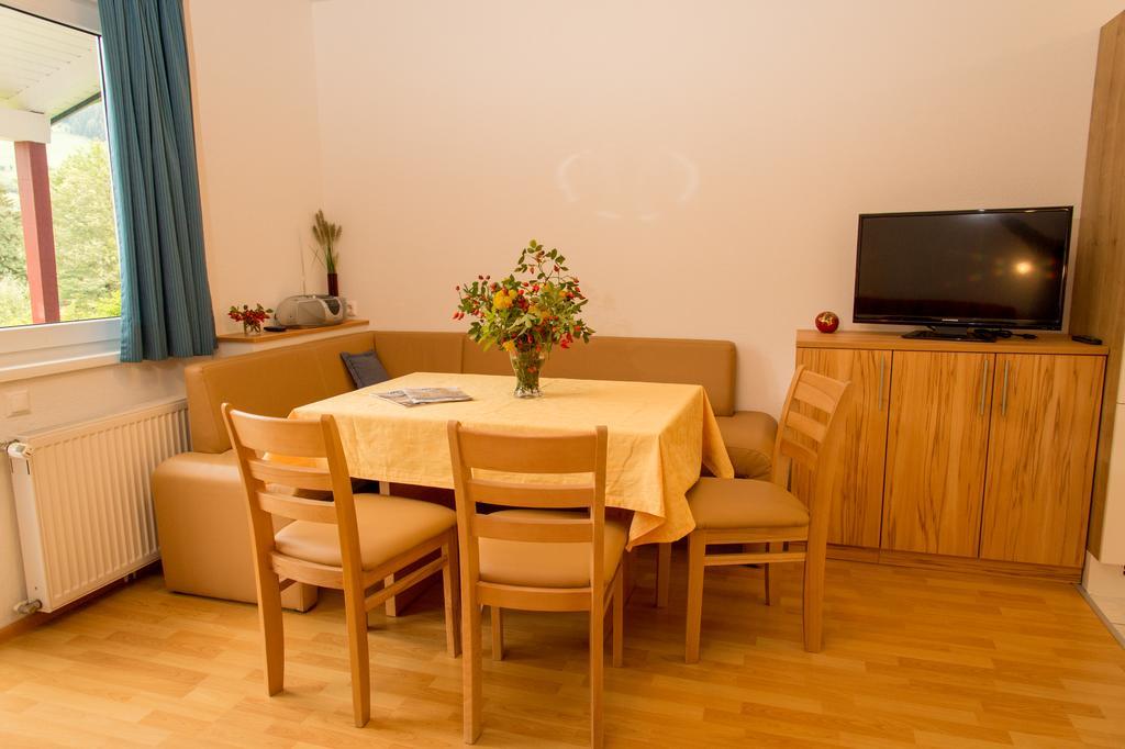 Ferienhaeuser Troester Bad Kleinkirchheim Phòng bức ảnh